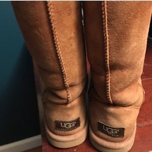 Ugg tall tan fur boots size 6 classic style